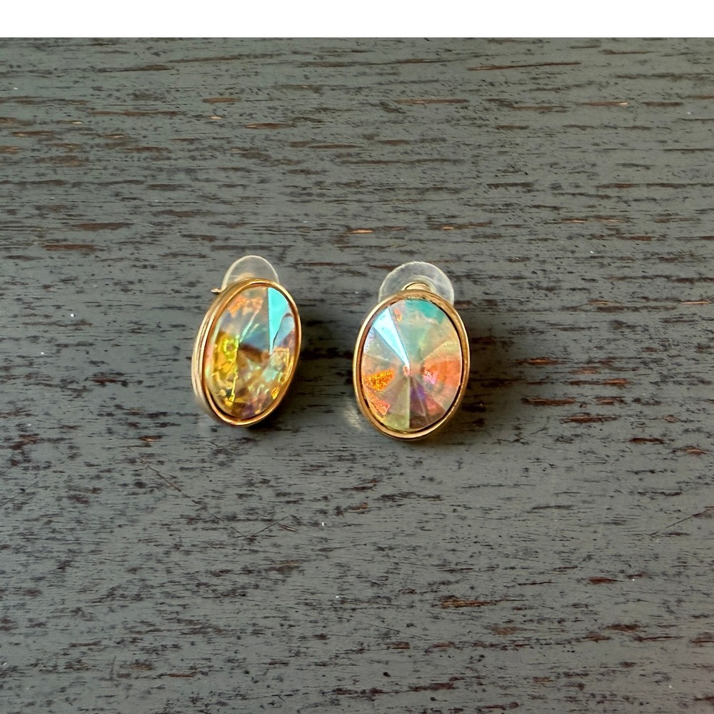 Vintage Gold Tone Aurora Borealis Iridescent Oval Crystal Stud Earrings